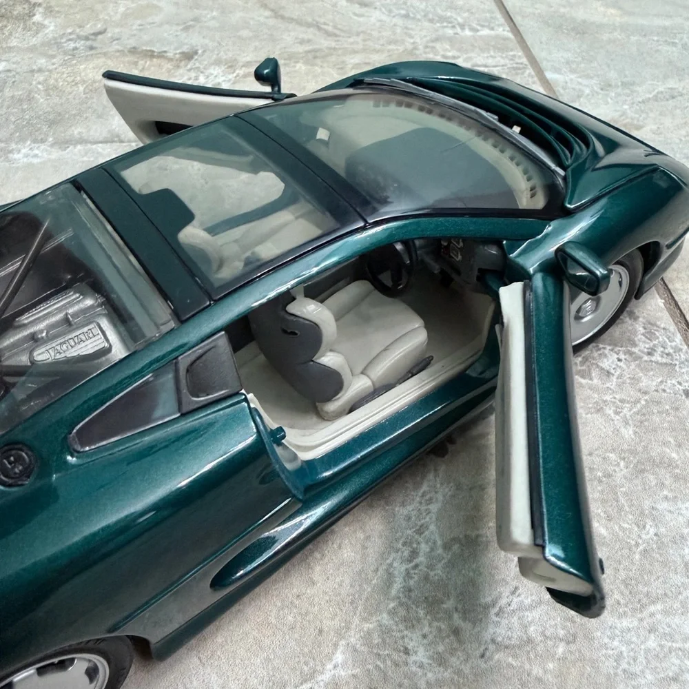 Dark Green Jaguar XJ220 Diecast Car Rare!